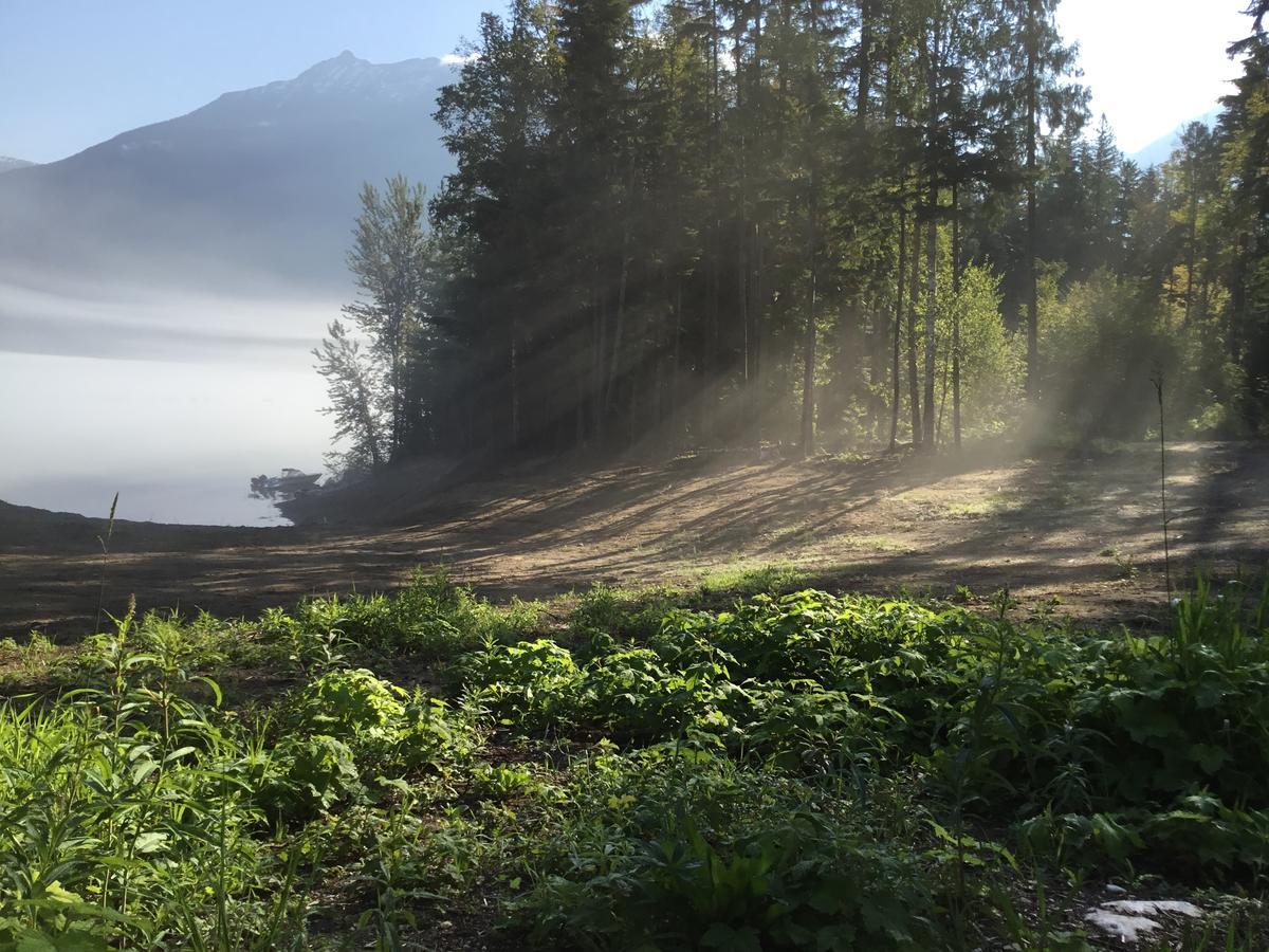 Mulvehill Creek Wilderness Inn And Wedding Chapel Revelstoke Exterior foto