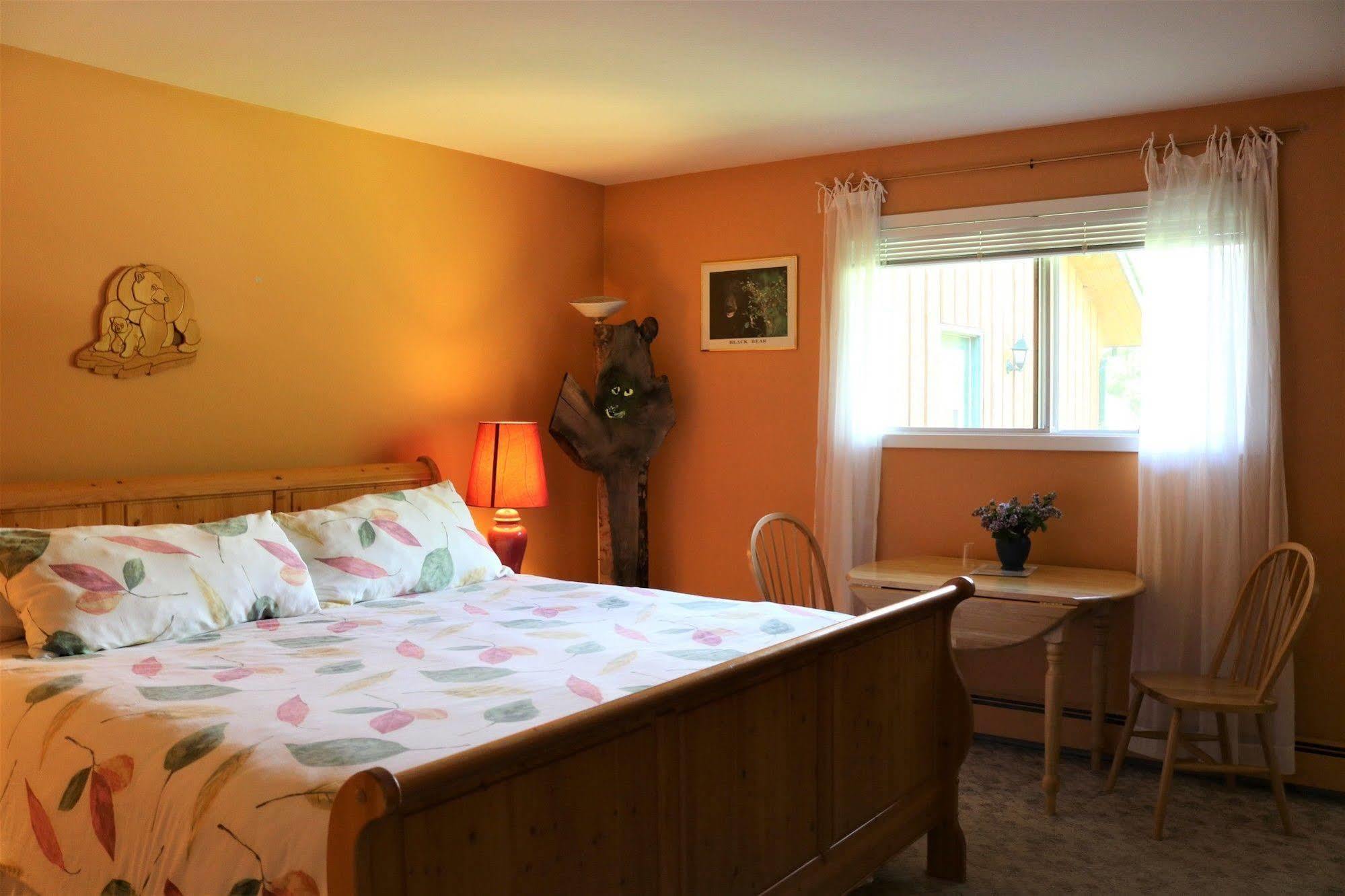 Mulvehill Creek Wilderness Inn And Wedding Chapel Revelstoke Exterior foto