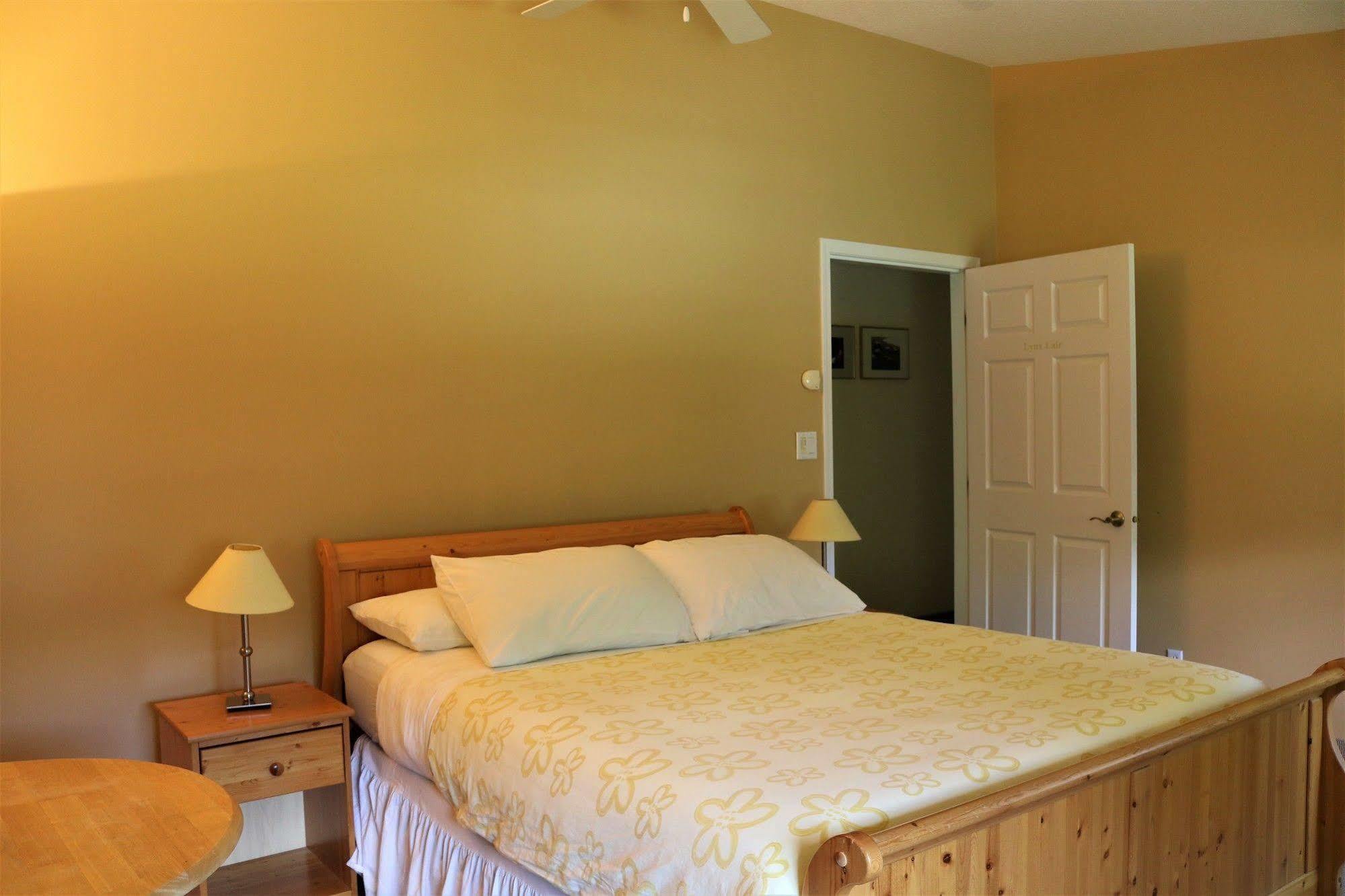 Mulvehill Creek Wilderness Inn And Wedding Chapel Revelstoke Exterior foto